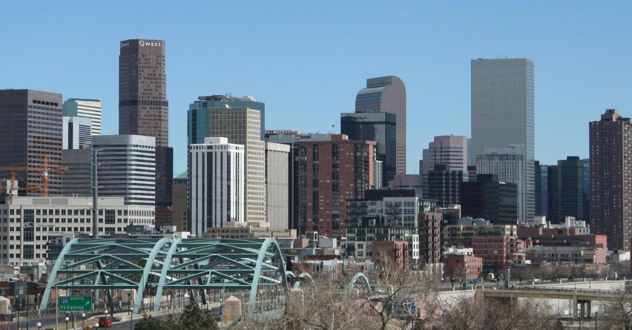 Sloans Getaway - Basement Near Broncos And Downtown Denver Apartment *
