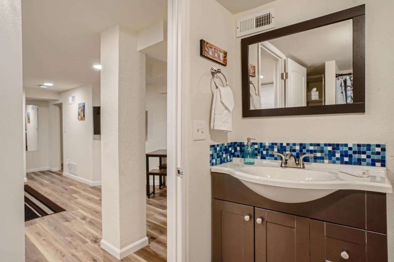 Sloans Getaway - Basement Near Broncos And Downtown Denver *